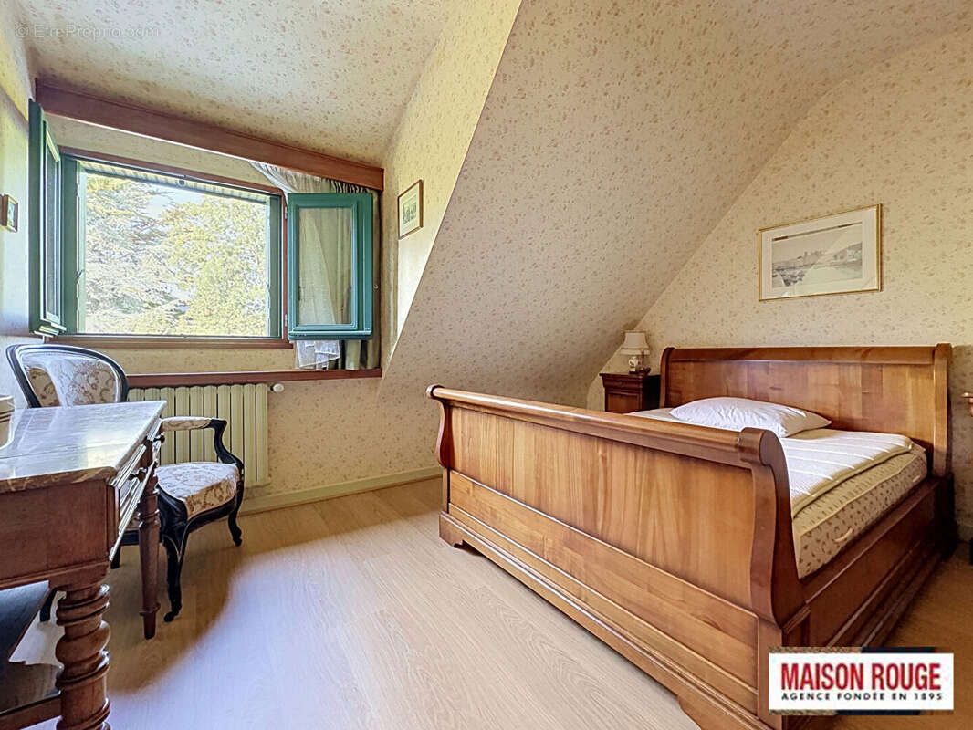 Maison familiale à vendre à Saint-Quay-Portrieux avec grand terrain arboré, beaux volumes et fort potentiel - photo 19