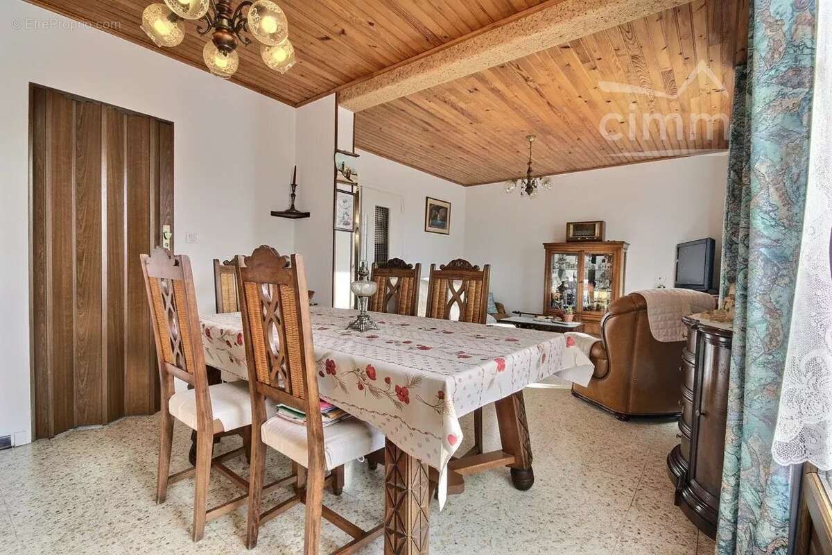 Maison à MONTELIMAR