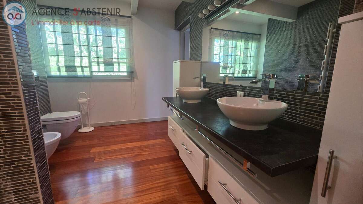 Maison à SAINT-JEAN-D'ILLAC