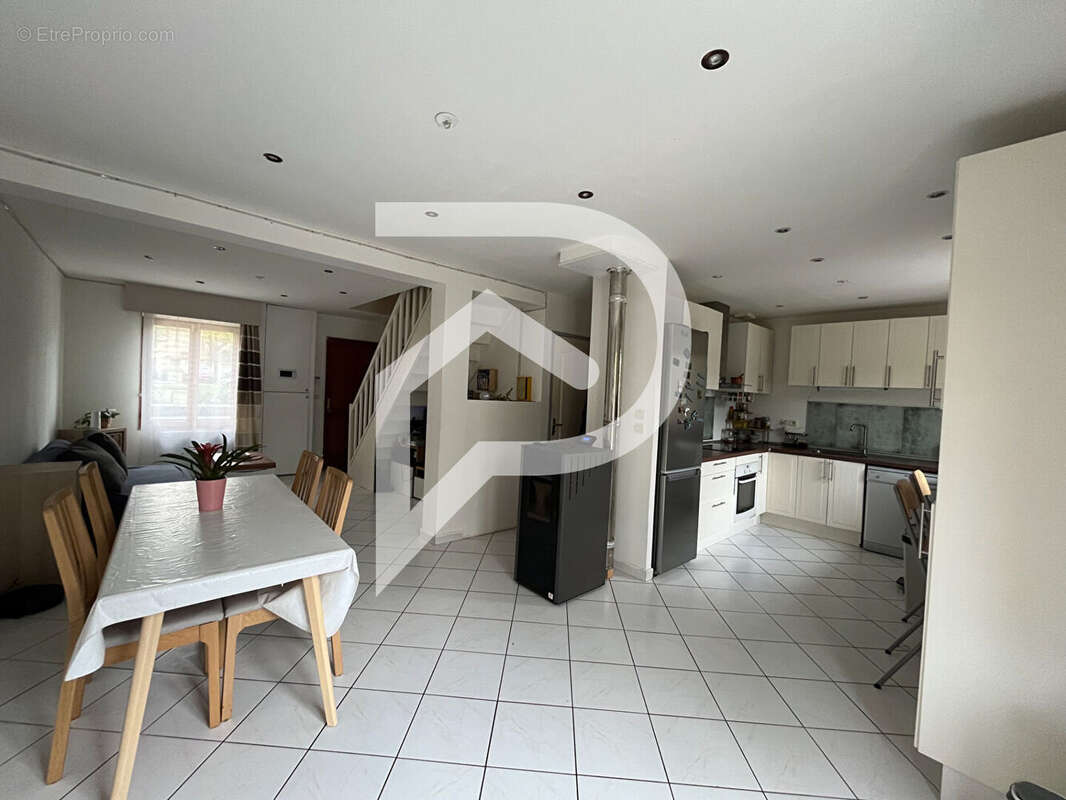 Maison à DAMMARTIN-EN-GOELE