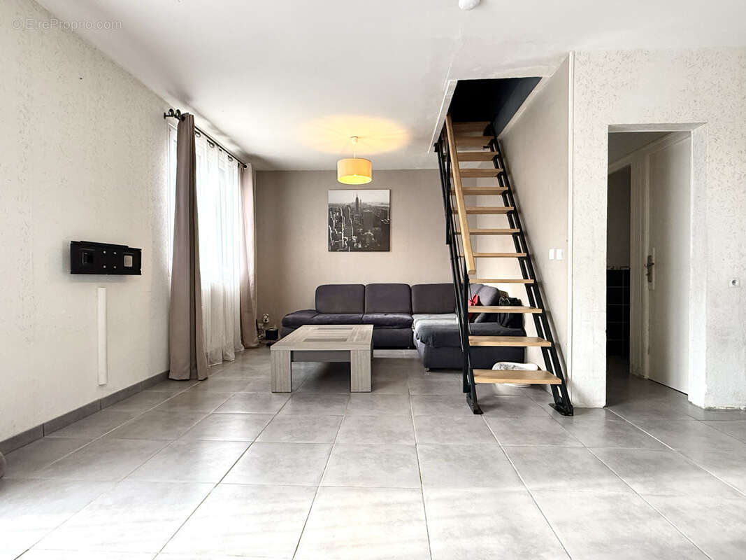 Maison à NEUILLY-SAINT-FRONT