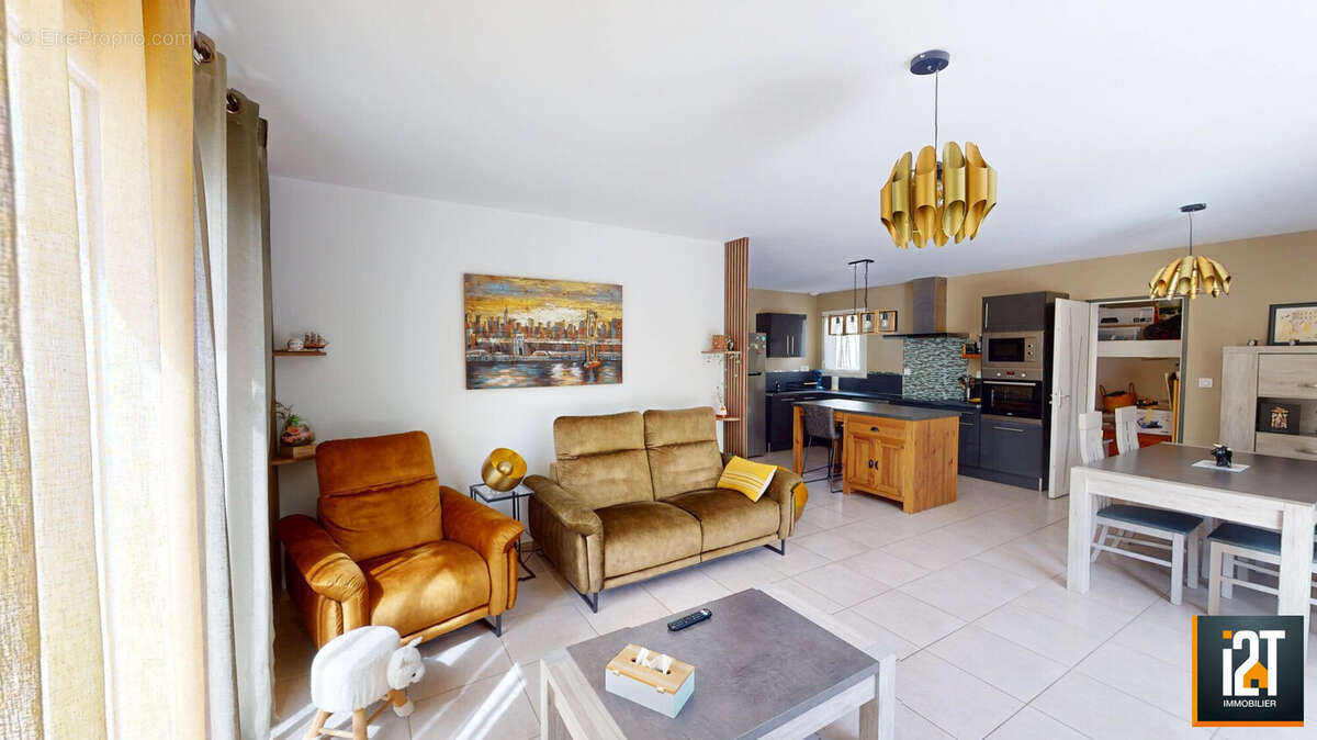 Maison à LA CALMETTE