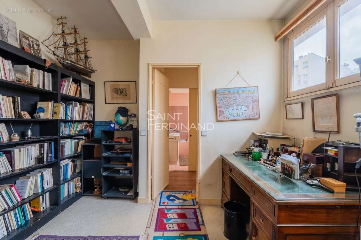 Appartement à PARIS-17E