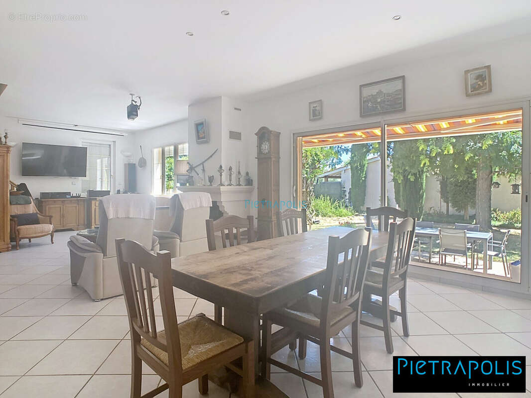 Maison 245 m² à Villefranche-Sur-Saone  - photo 2