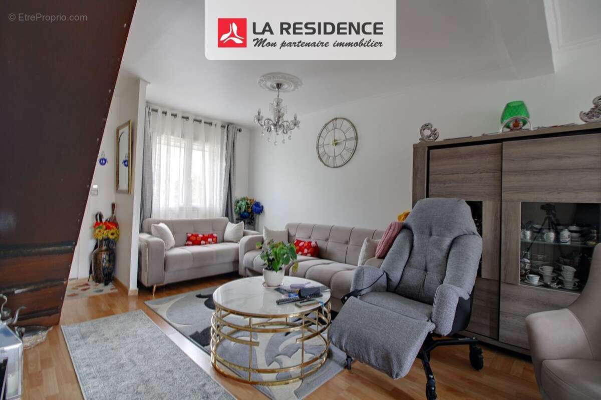 Maison à LES MUREAUX