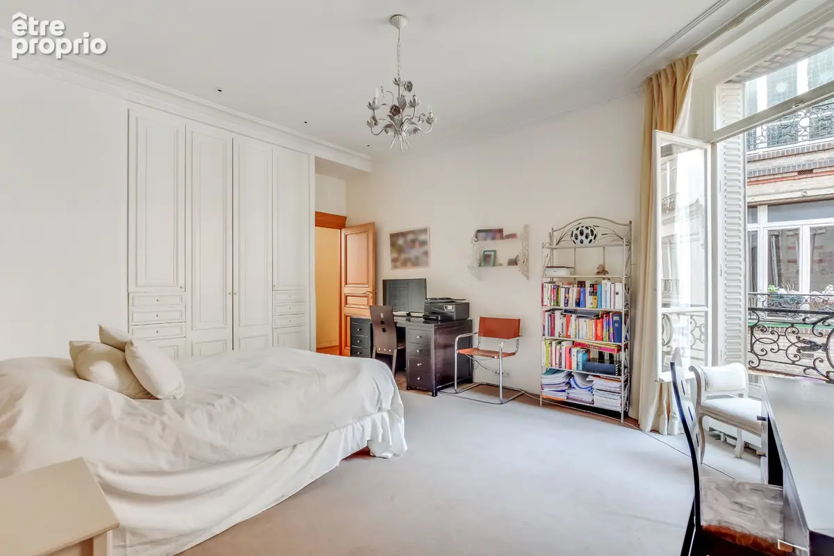Appartement Paris 6 pièce(s) 213 m2 - photo 10