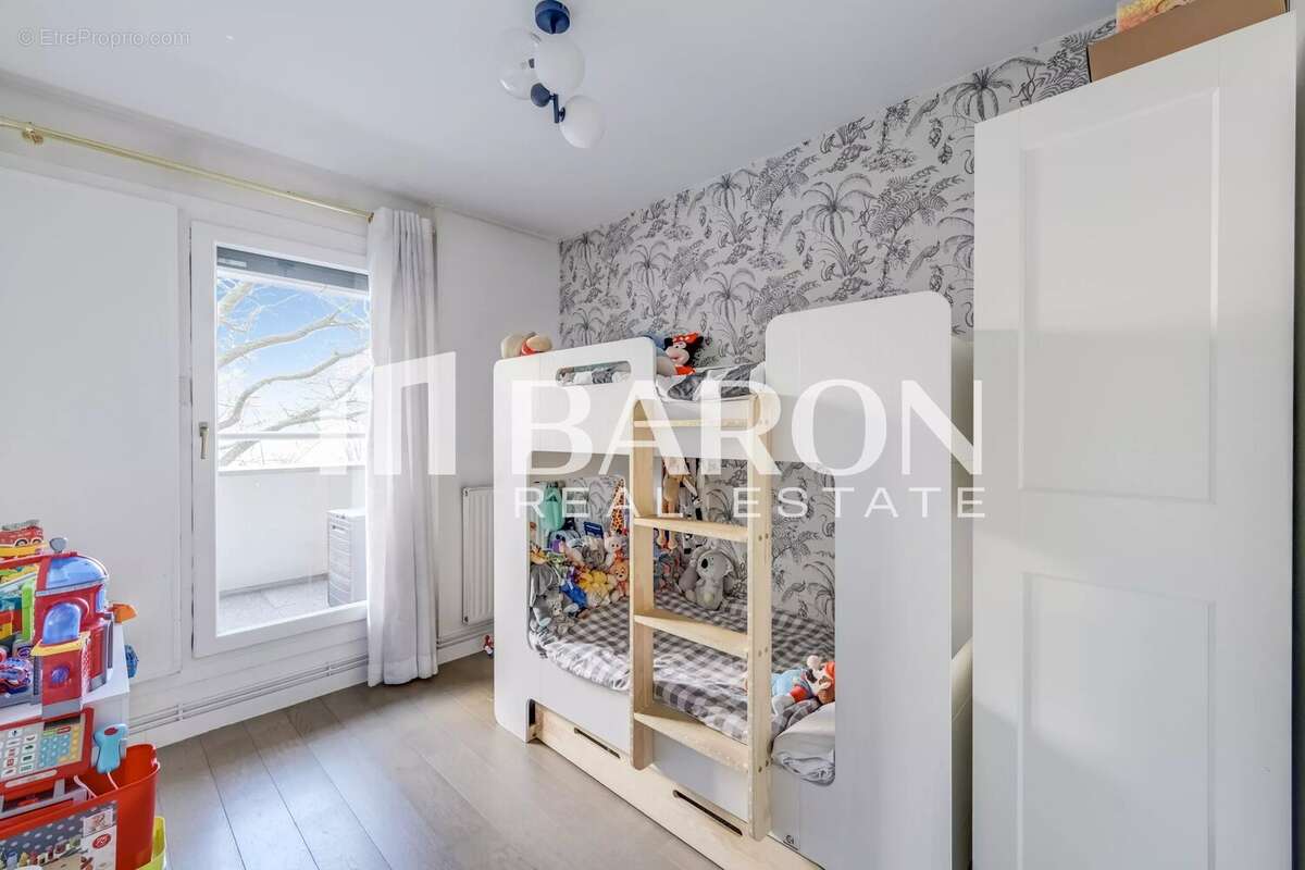 Appartement à LEVALLOIS-PERRET