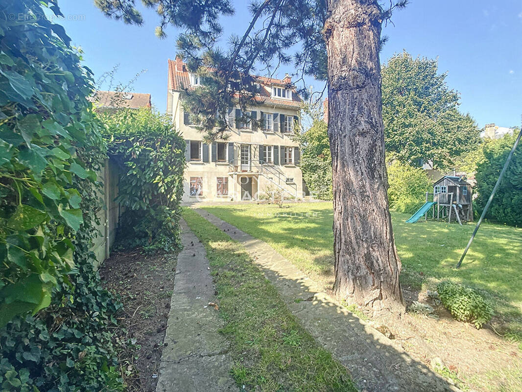 Maison à VERNEUIL-SUR-SEINE
