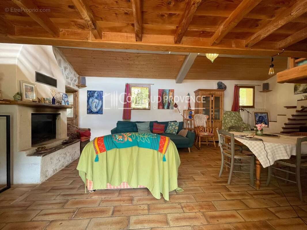 Maison à LE BARROUX
