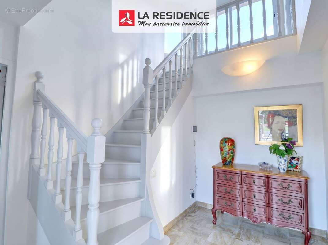 Maison à JOUY-LE-MOUTIER