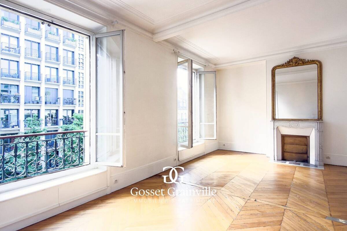 Appartement à PARIS-4E
