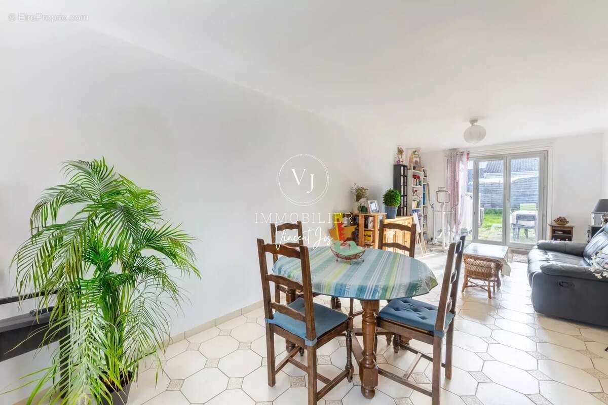 Maison à MAGNANVILLE