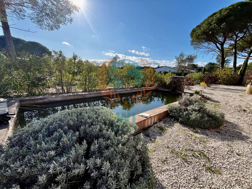 Maison à ROQUEBRUNE-SUR-ARGENS