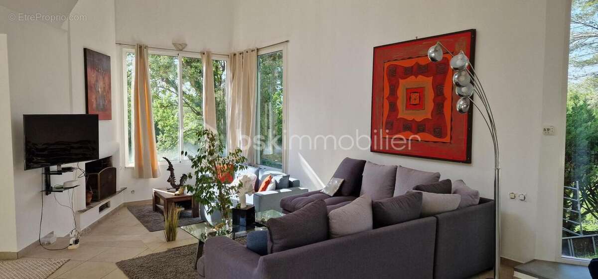 Mougins villa  au coeur d'une forêt, proche des commodités - photo 4