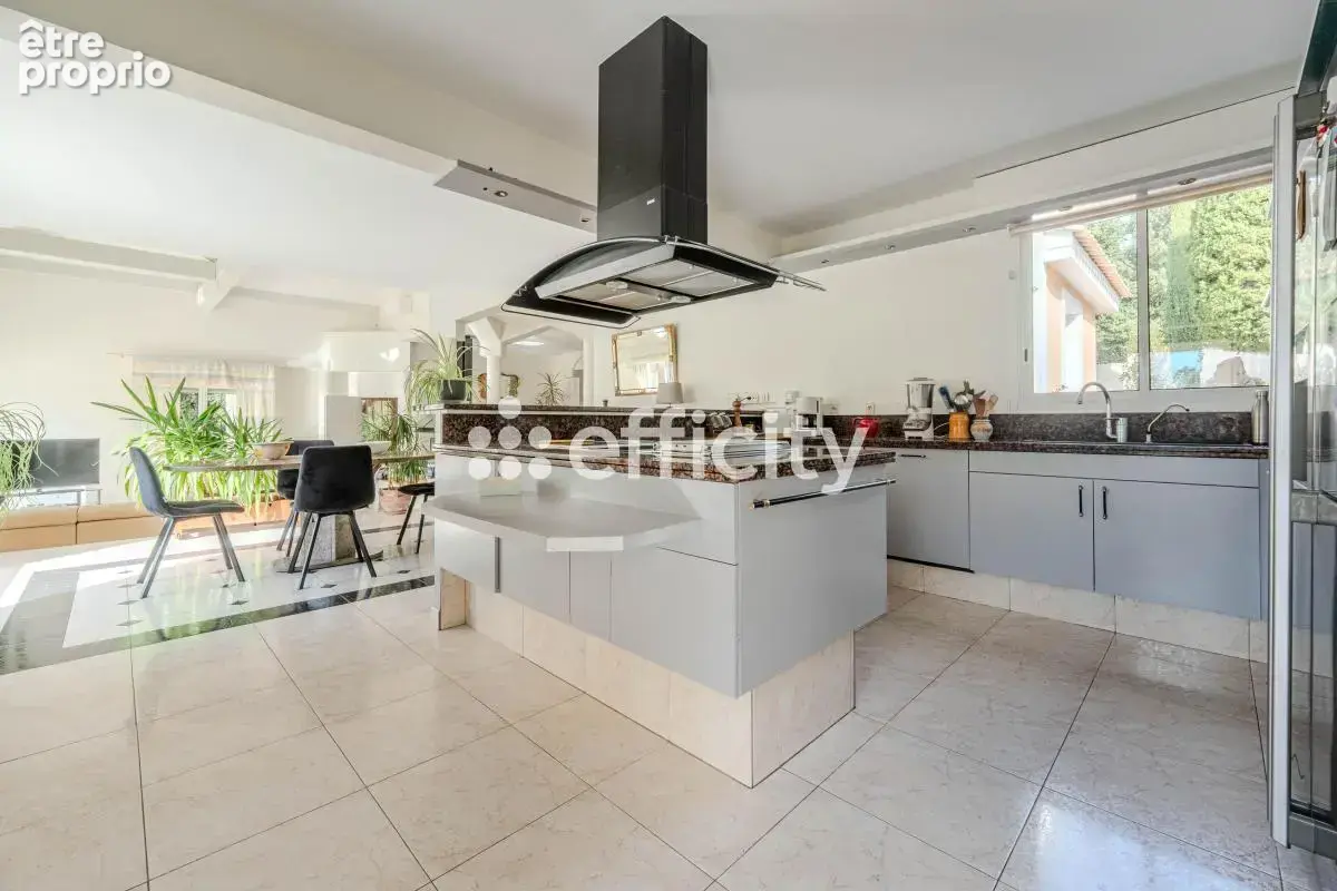 Maison 6 pièces 177 m² à vendre à Saint-Mathieu-De-Treviers (34270) - photo 9