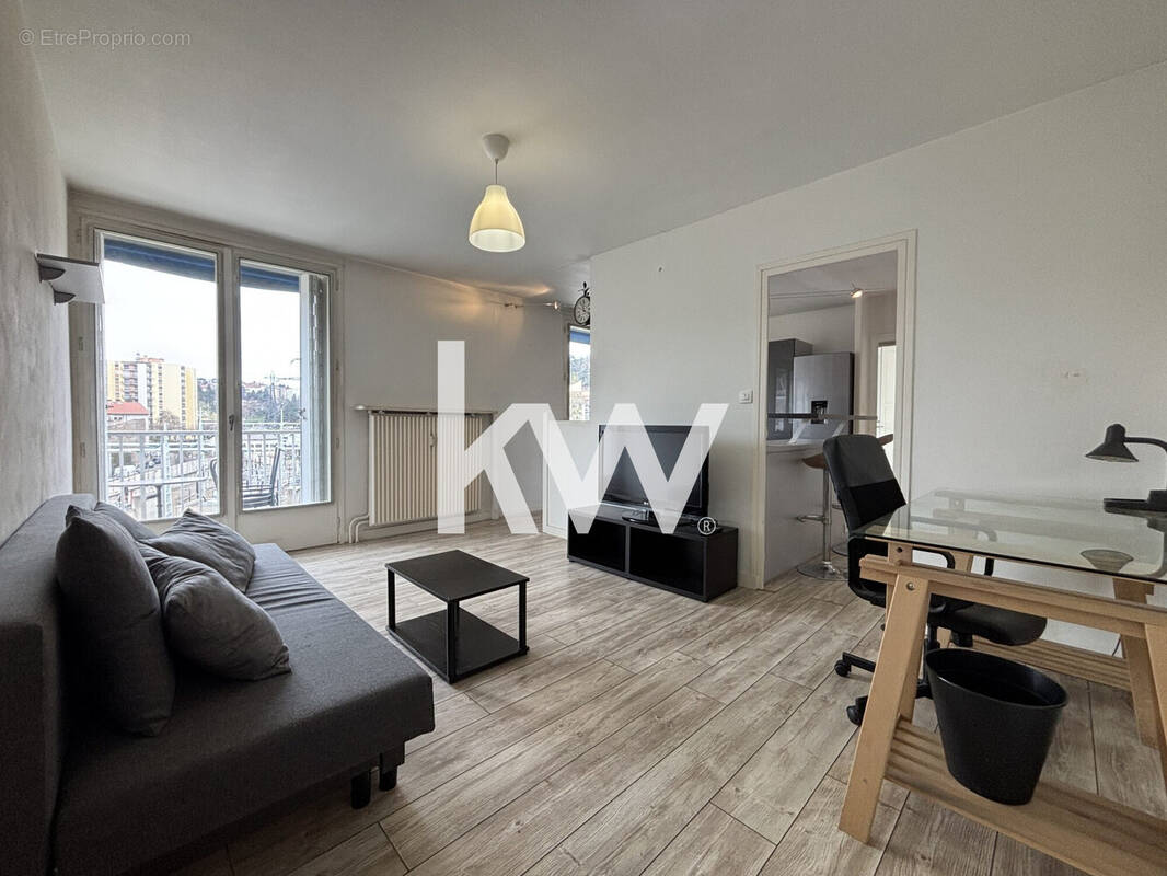 Appartement à SAINT-ETIENNE