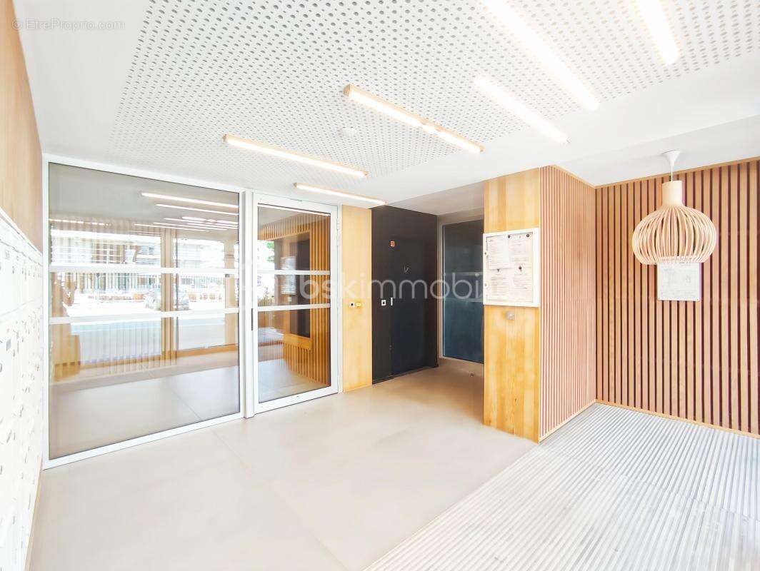 CESSON-SÉVIGNÉ – Elégant Appartement T2 avec terrasse dans résidence de standing - photo 11