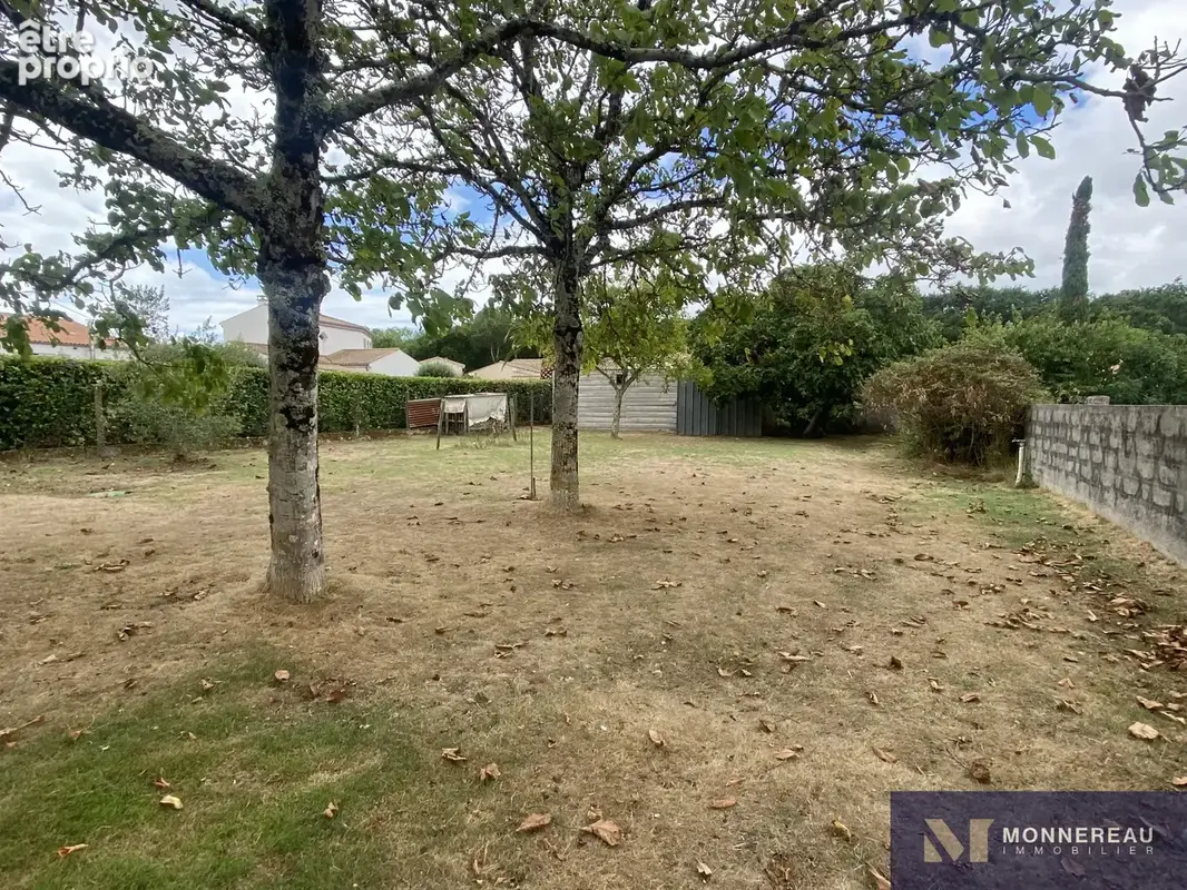Terrain constructible de 984 m2 avec maisonnette - photo 3