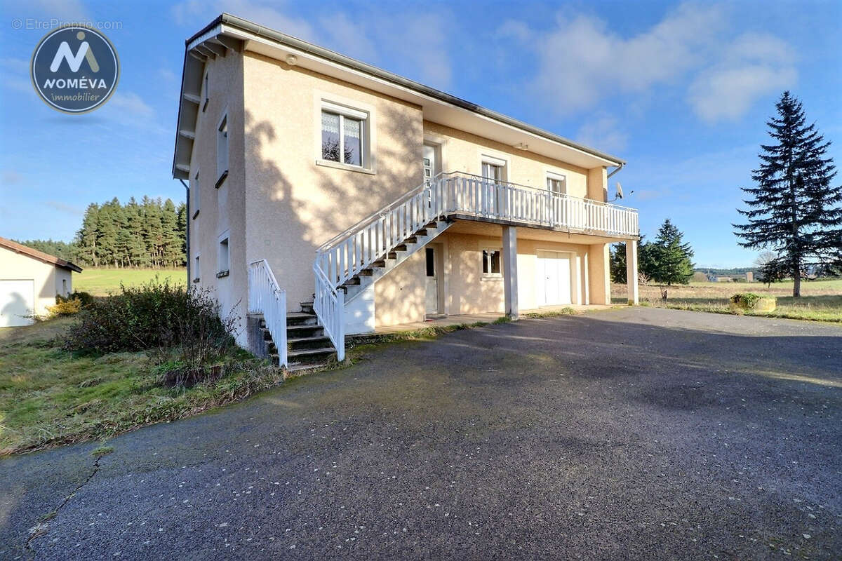 Maison à LAPTE