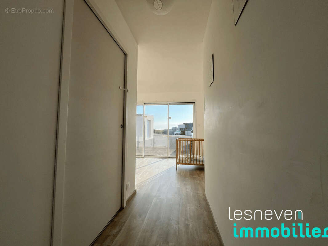 Maison 82 m² à Kerlouan  - photo 4