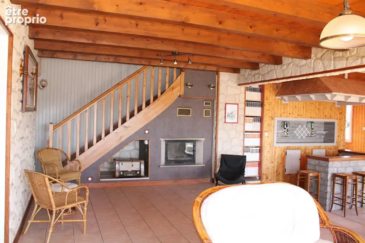 Exclusivité Naussac face au Lac Maison  5 pièce(s) 168 m2 avec une vue panoramique - photo 5