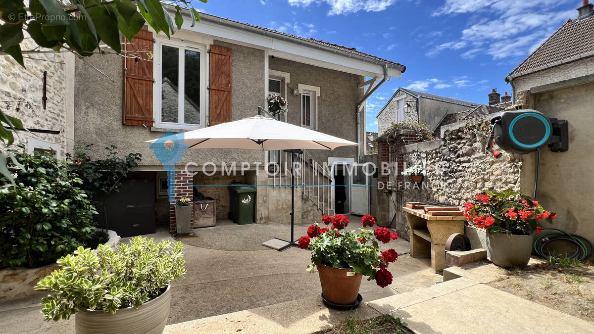 Maison à CERNY