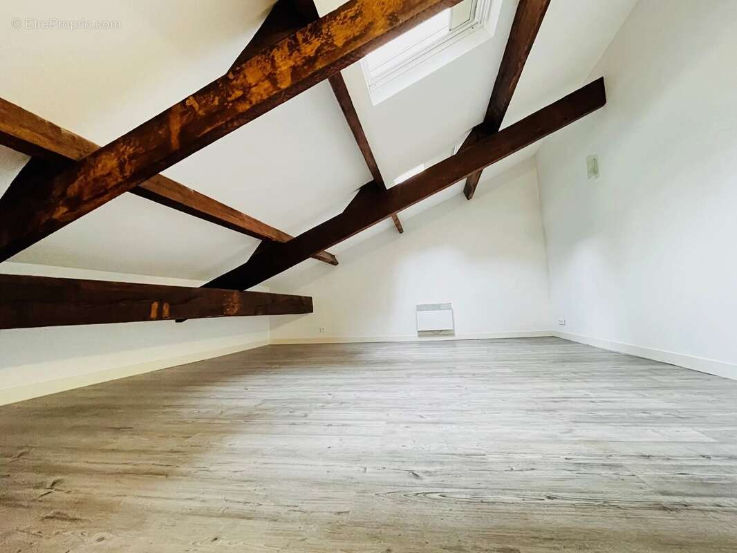 Appartement à MARSEILLE-1E