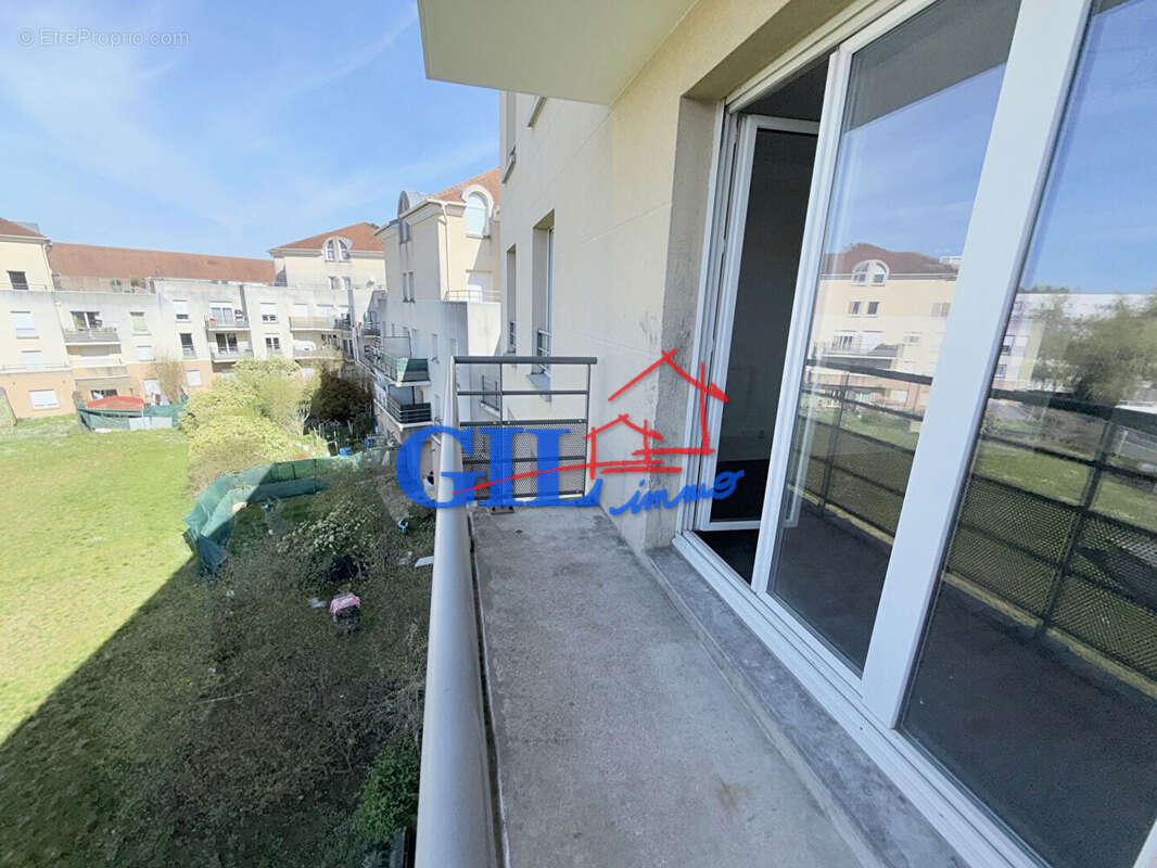 Appartement à SAVIGNY-LE-TEMPLE