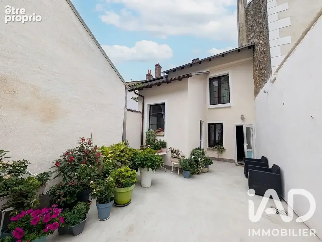Maison 6 pièces 208 m² · à Vendome · 208 m² · 262 000 €