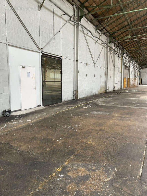 Commerce à CREZANCY