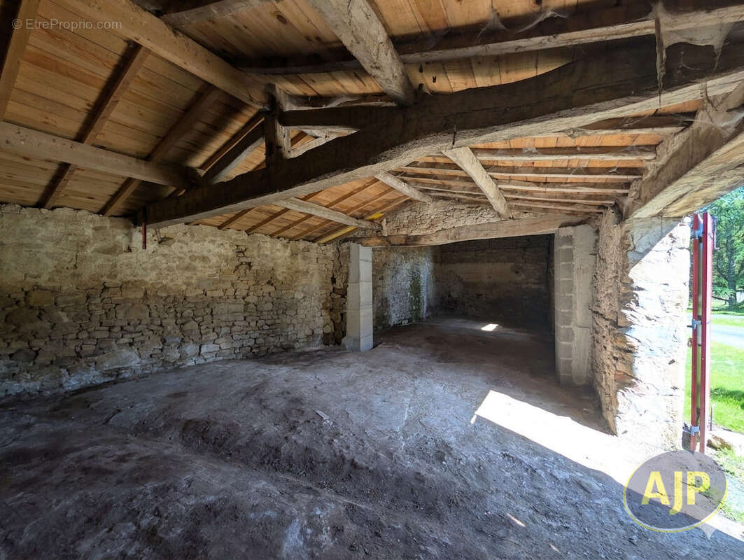 Maison à BEAUFOU