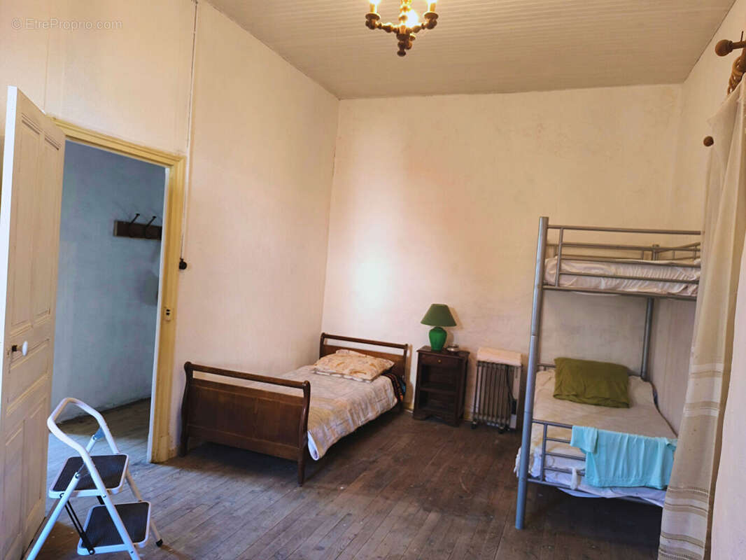 Maison à LIVINHAC-LE-HAUT