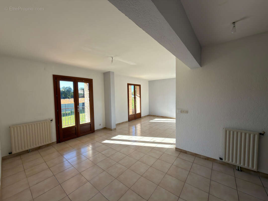 Maison à SAINT-QUENTIN-LA-POTERIE