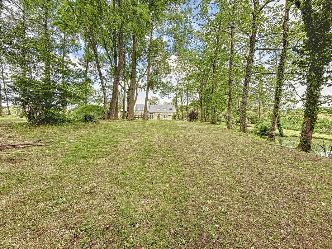 Maison à SAINT-MAURICE-EN-COTENTIN