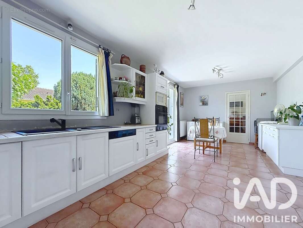 Maison 212 m² à Mennecy  - photo 8