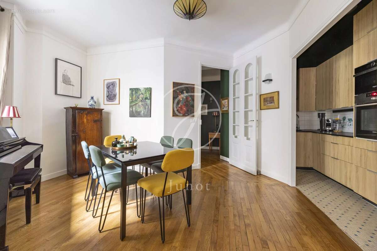 Appartement à PARIS-7E
