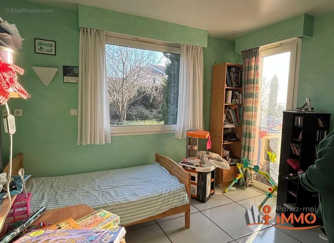 Maison à LA TOUR-EN-JAREZ