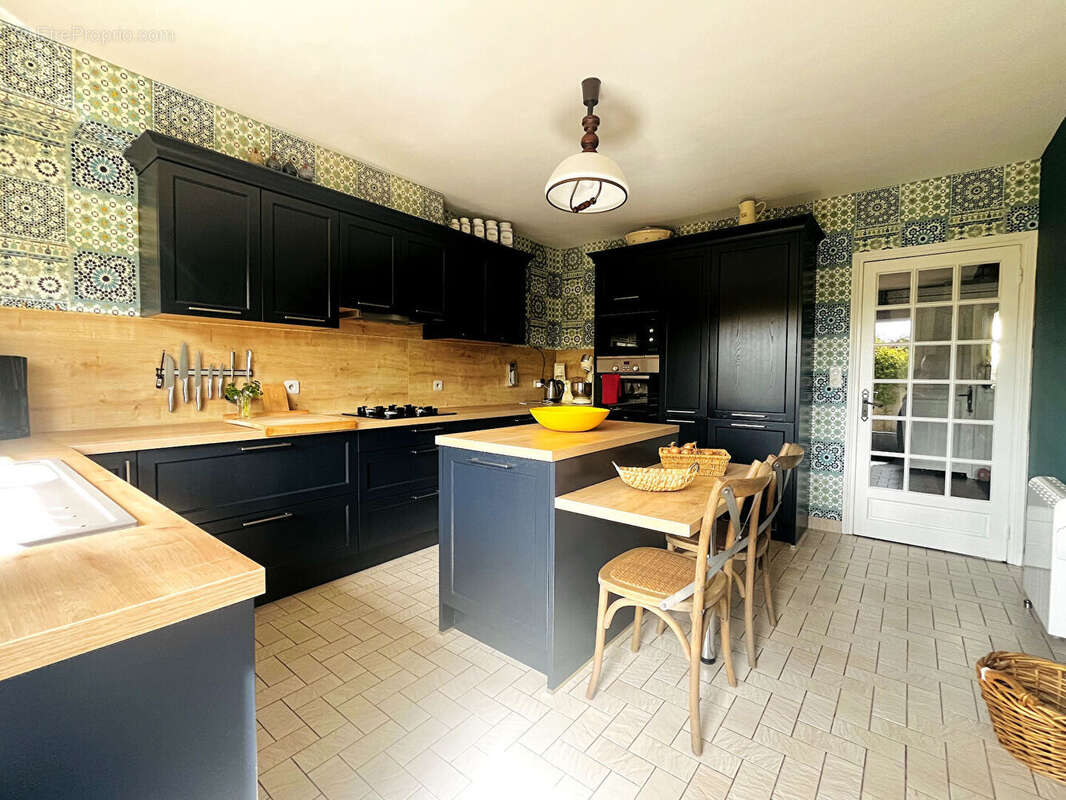 Maison à BONNINGUES-LES-ARDRES