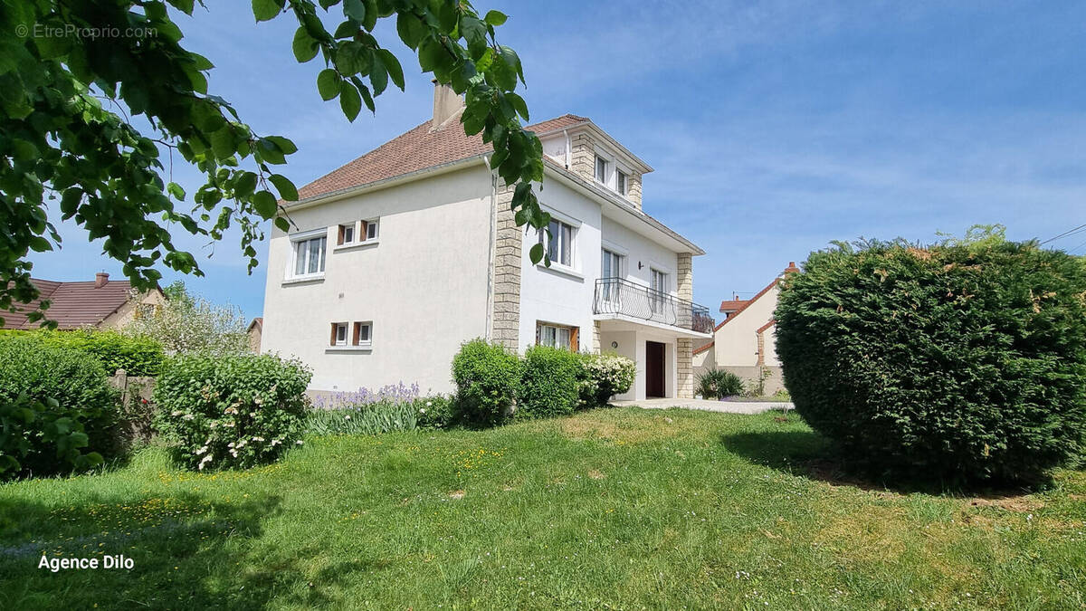 Maison à CHENY