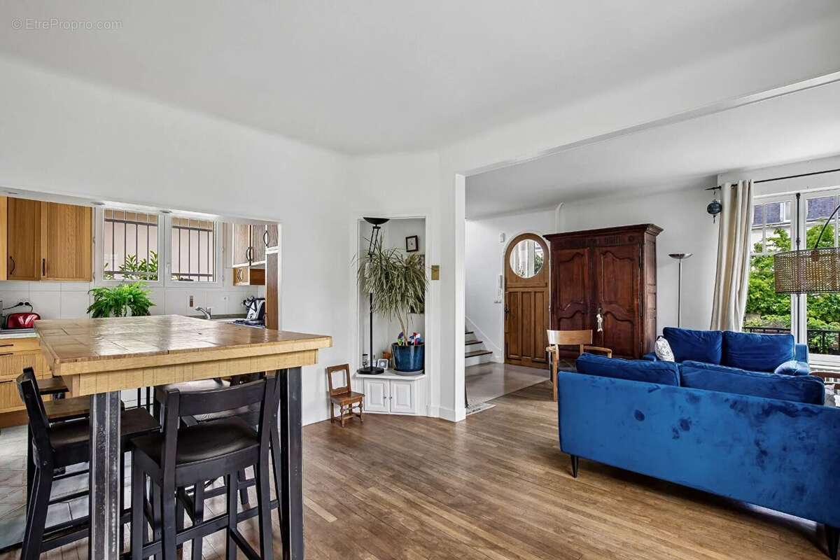 Bas de Chatou - Maison 136 m² au sol - 7 mn RER et centre ville - photo 2