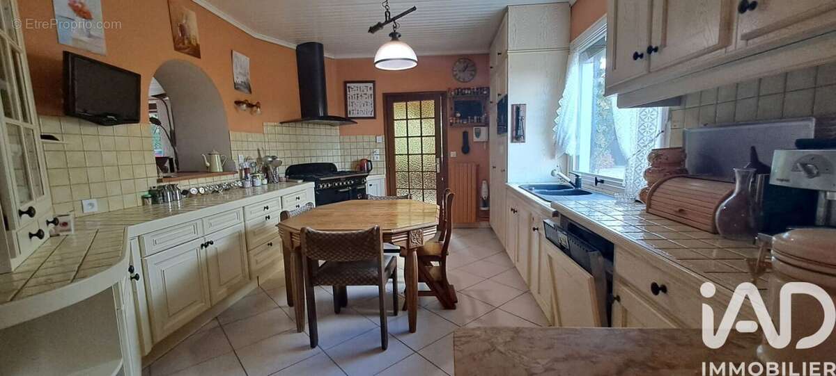 Maison 280 m² à Saint-Hilaire-Les-Andresis  - photo 5