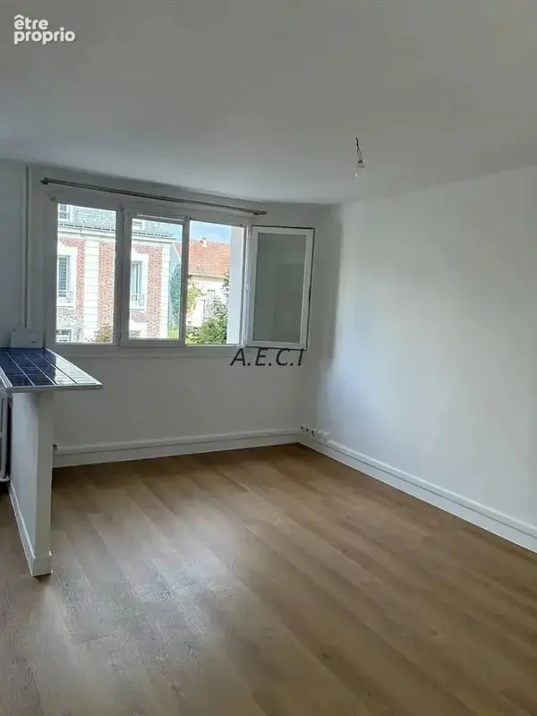BOIS-COLOMBES –studio de 27 m² vue dégagée- près gare et marché - photo 3
