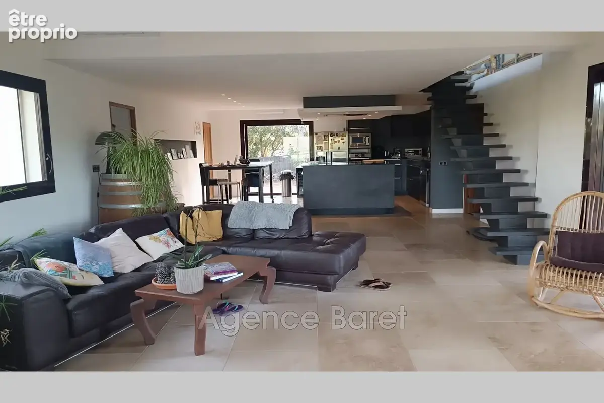 Maison 6 pièces 190 m² à vendre à Les Arcs (83460) - photo 5