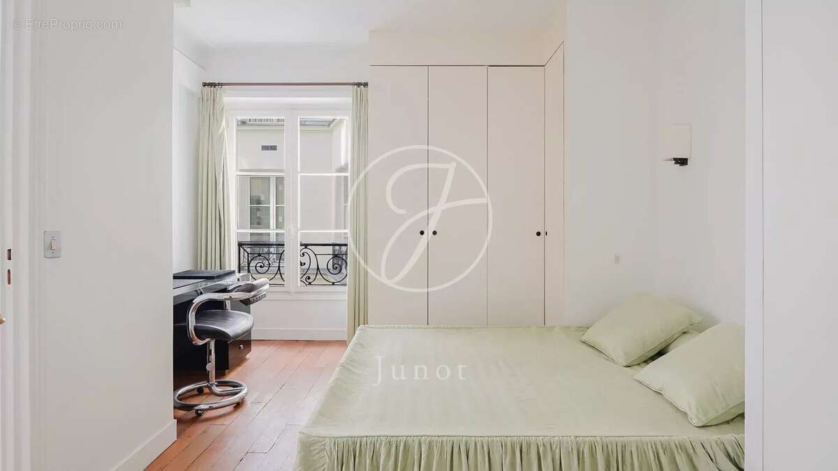 Appartement à PARIS-3E