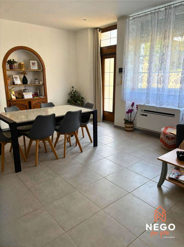 Maison à CHATEAUNEUF-SUR-SARTHE