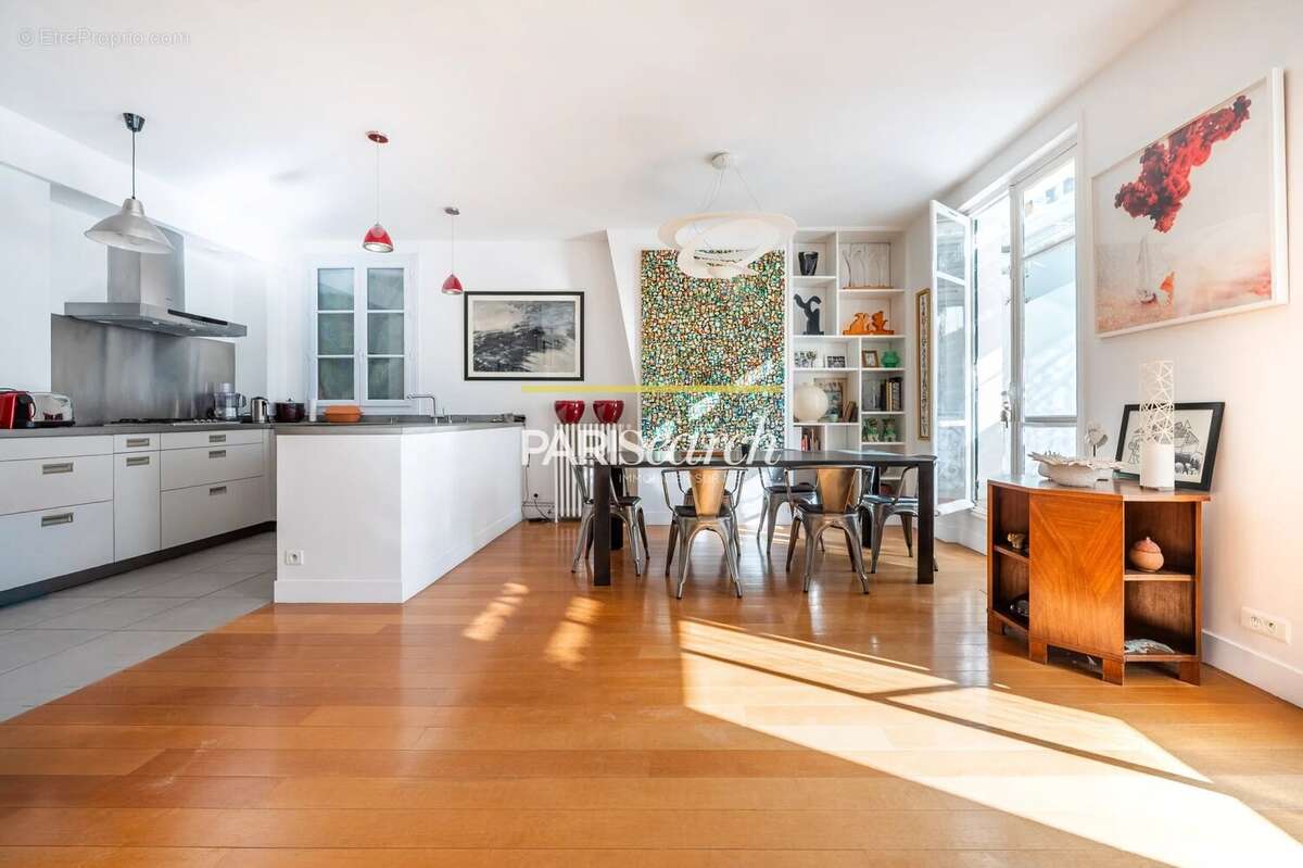 Appartement à PARIS-16E
