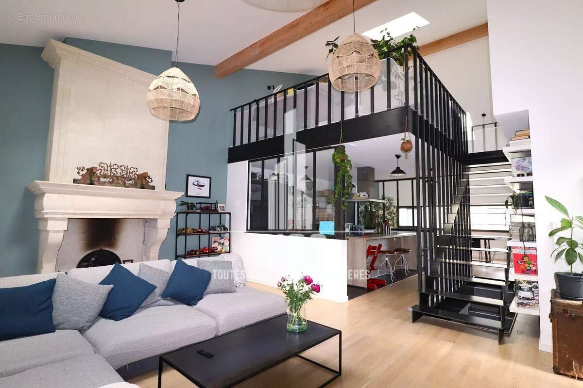 Maison à SURGY