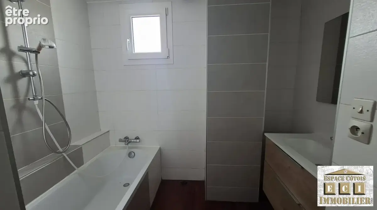 Maison 7 pièces 181 m² à vendre à La Cote-Saint-Andre (38260) - photo 9