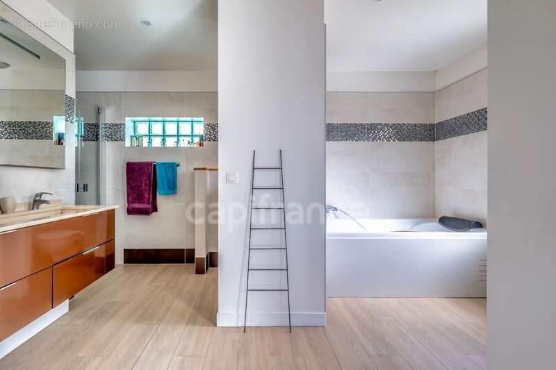 Maison à vendre P8 FONTENAY SOUS BOIS (94) au cœur des Rigollots, en limite de VINCENNES, 215 m² avec jardin arboré, terrasse et - photo 14