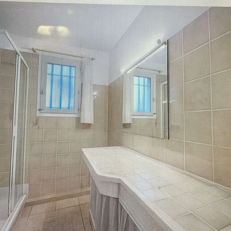 Maison à ROQUEBRUNE-SUR-ARGENS